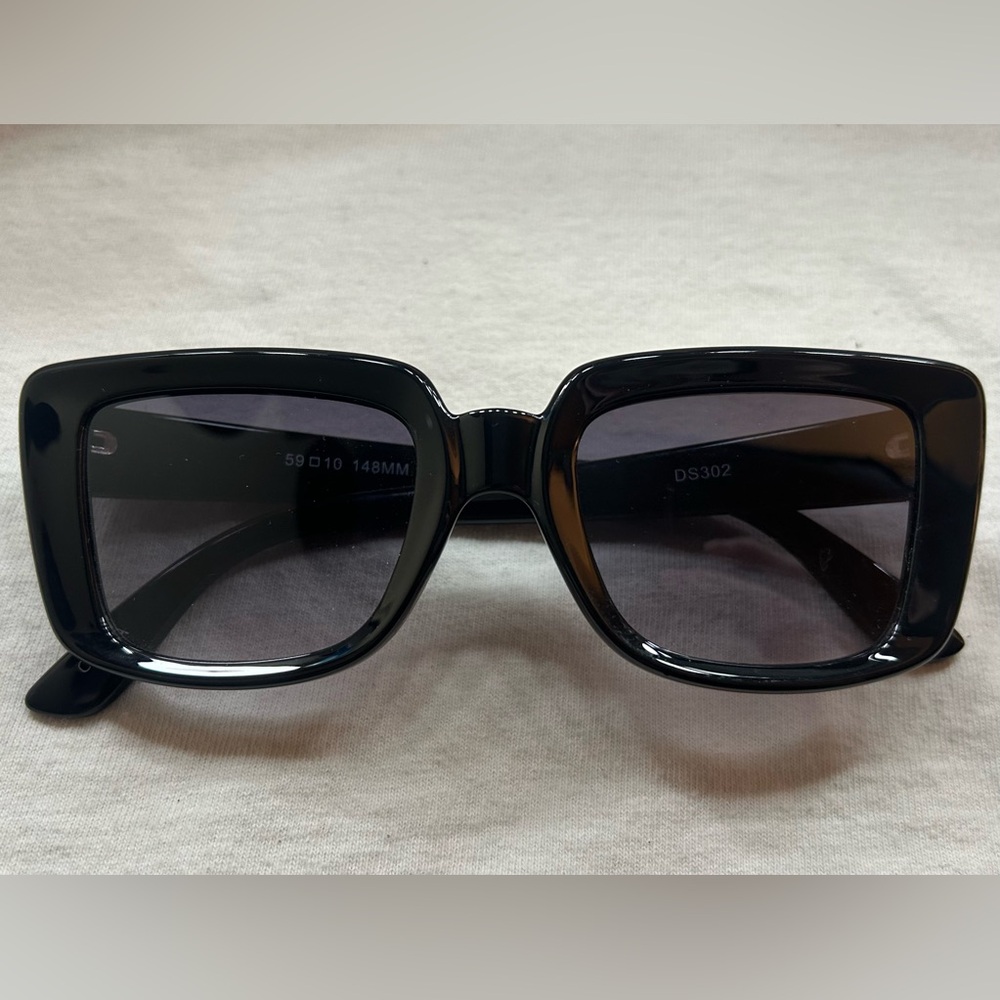 Women’s Oversized Sunglasses